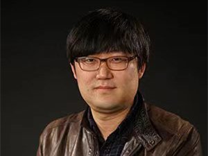 伟大的民族需要英雄精神的滋养