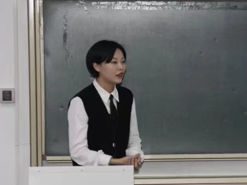 对照阅读优秀教工党员们勇担立德树人时